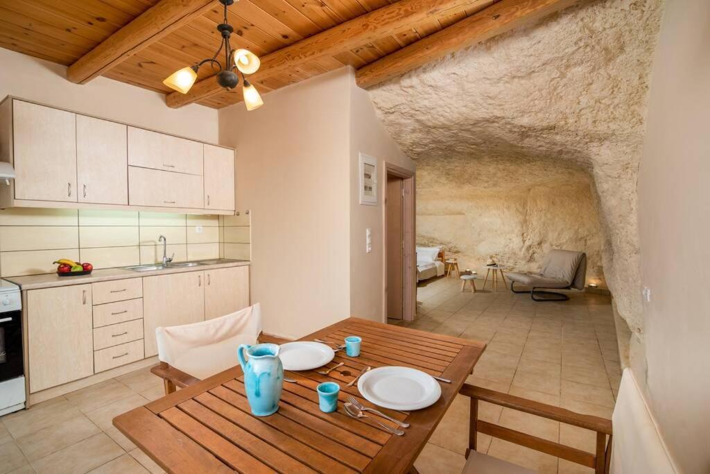 Nostos Cave Seaview Apartment Matala Zewnętrze zdjęcie
